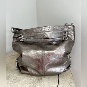 Coach Brooke metallic hobo bag EUC! 💕🌹 METALLIC ROSE GOLD colored ,crossbody